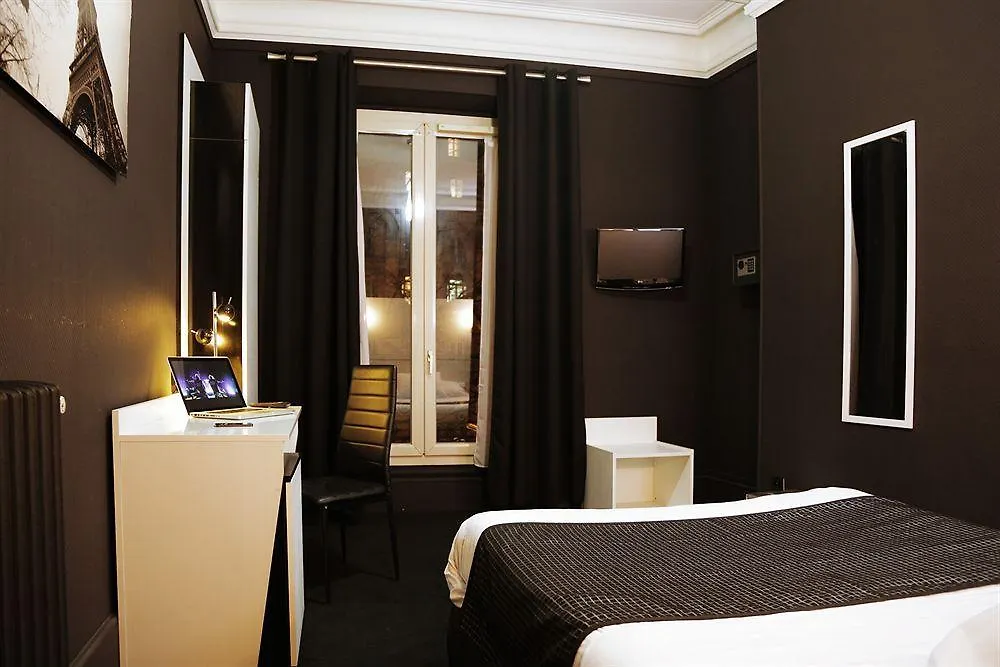 De L'exposition - Republique Hotel 3*