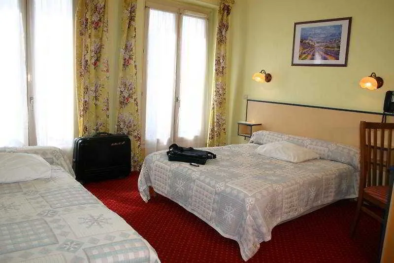 Hotell De L'exposition - Republique 3*