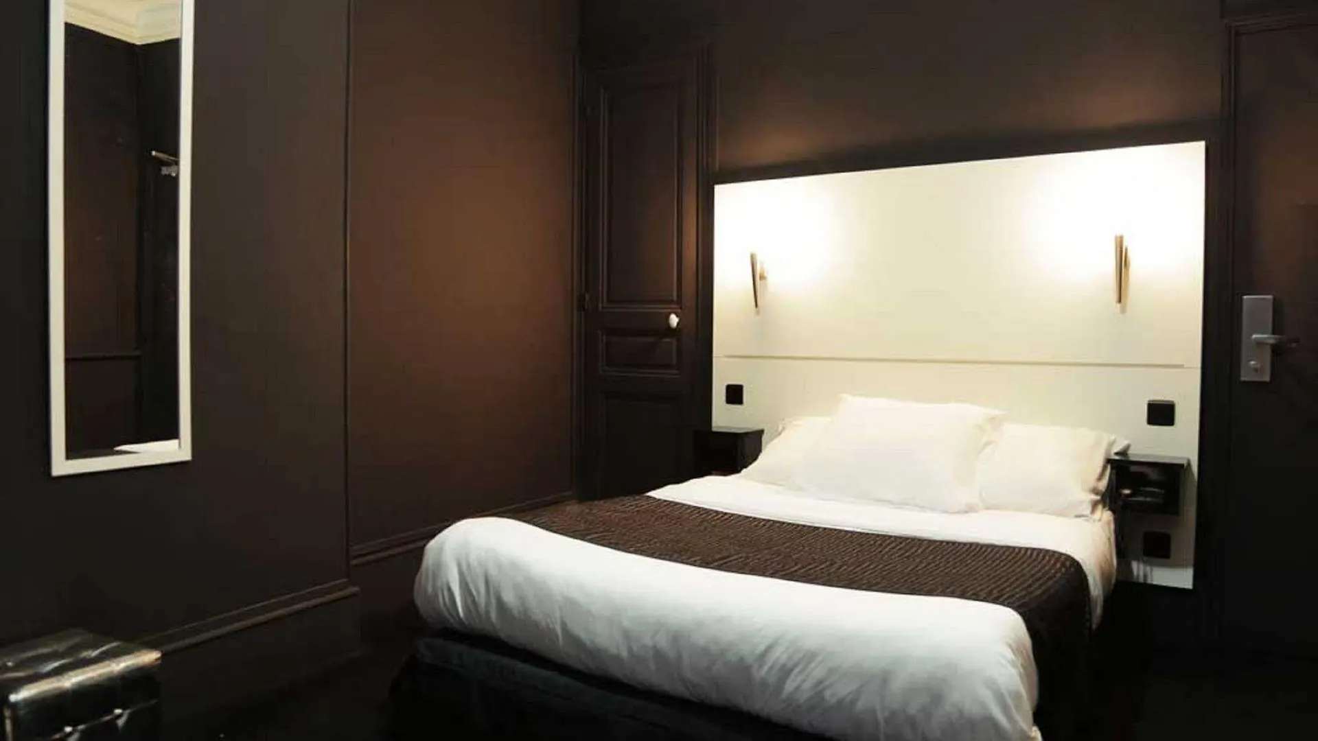 De L'exposition - Republique Hotell Paris